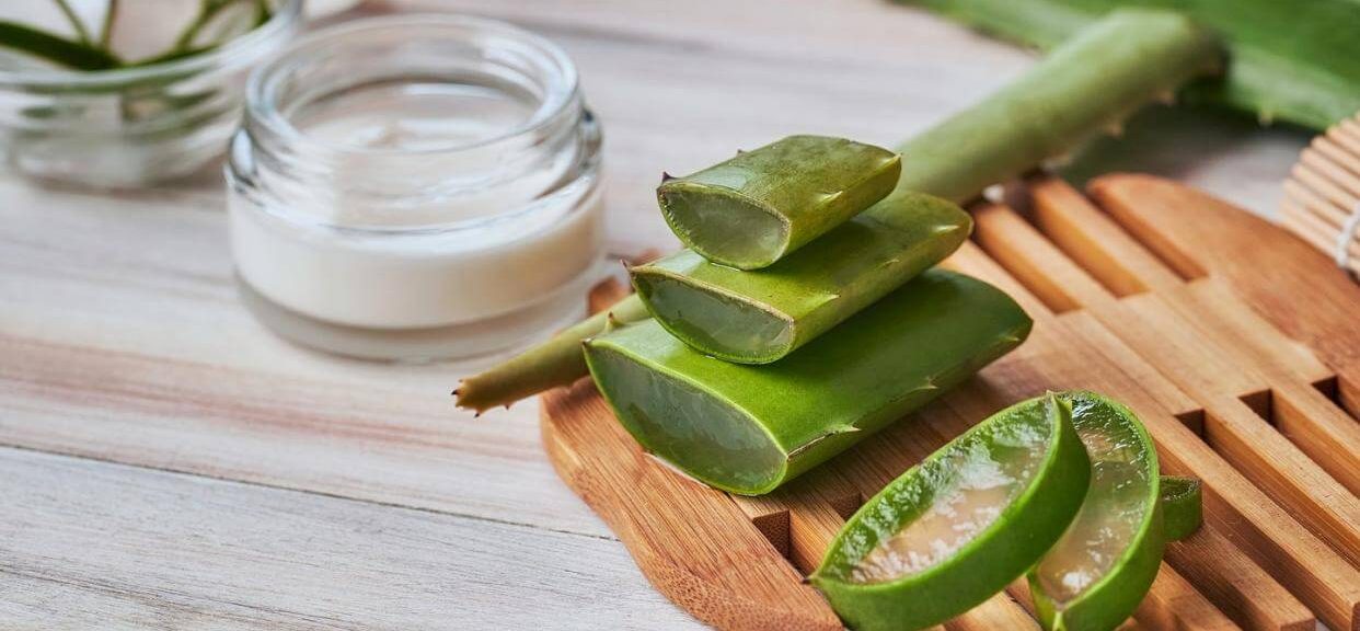 DIY Aloe Vera Hair Masks To Tackle Dandruff