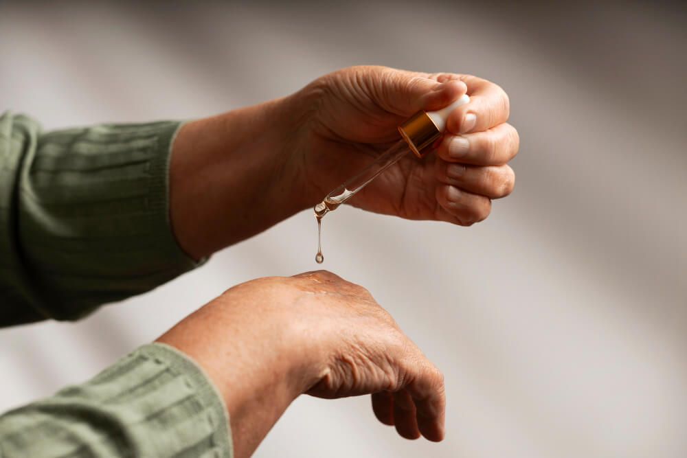 How To Use Essential Oils Safely On Open Wounds?