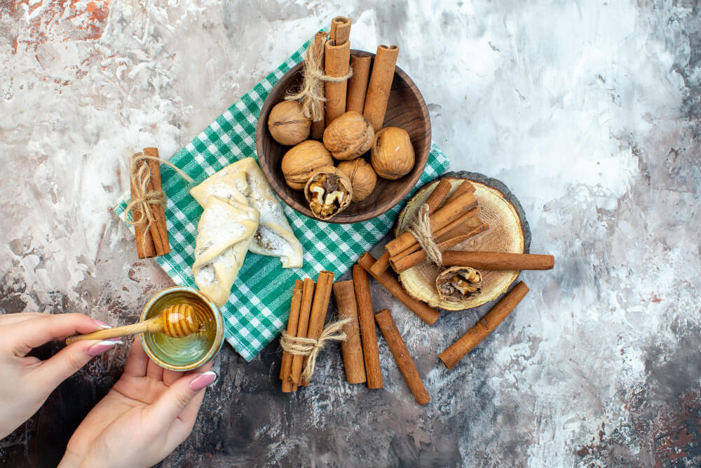 DIY Cinnamon Oil Skincare Recipes